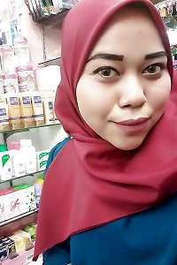 Favourite Malay milf tudung 100